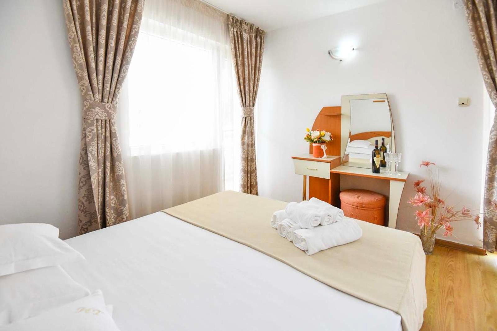 Complex Tismana 3* All Inclusive Jupiter Exterior photo